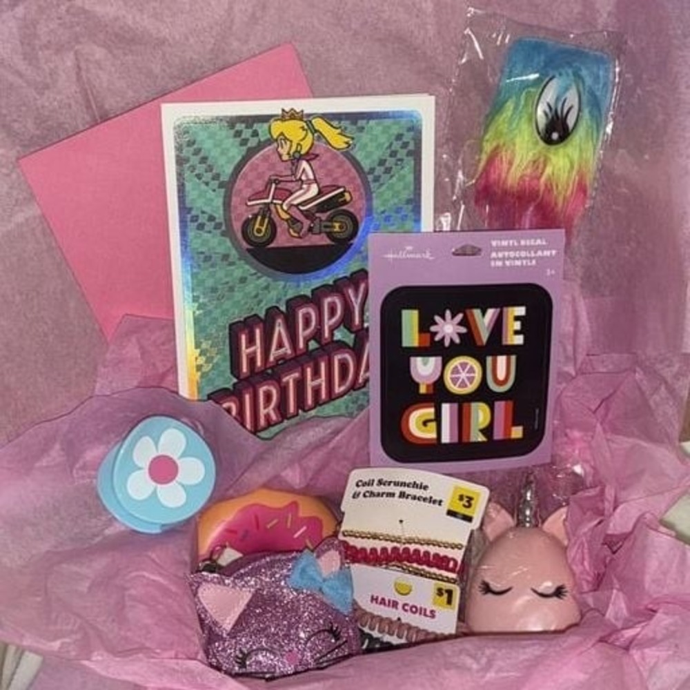 Girls Happy Birthday Pink Gift Box Set. With birthday card and7 cute accessories - Picture 2 of 2